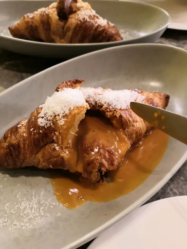 冬蔭龍蝦湯流心牛角包