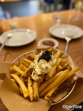 Truffle&#160; French&#160; fries&#160;  - 尖沙咀的J.S. FOODIES