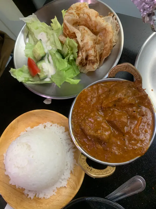 有點辣，食唔到辣既然建議改辣度，因為我地叫的係標準辣度招牌牛，牛肉軟得來有咬口，份量多，味香！值得一試！