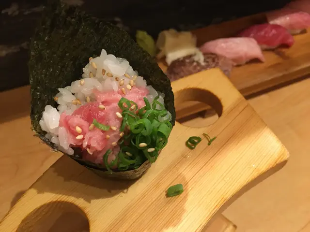 蔥吞拿魚腩手卷