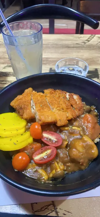咖喱吉列雞扒飯