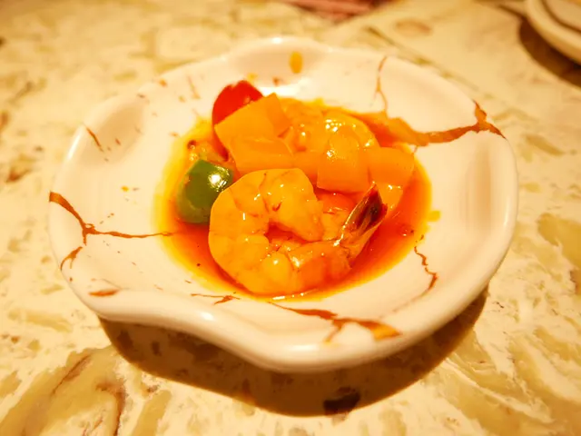 香辣蜜桃炒蝦球