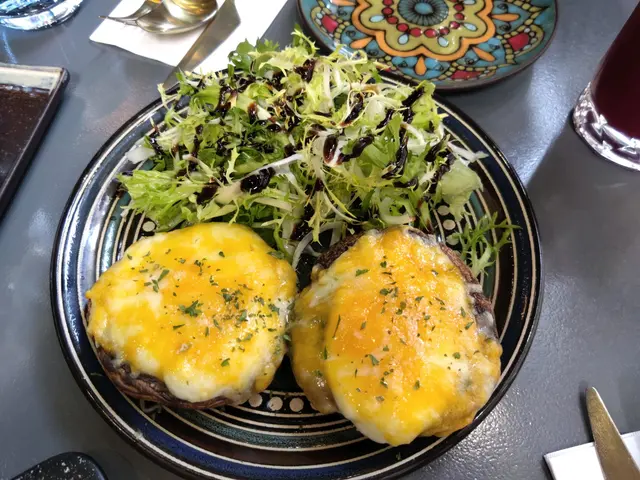 水牛芝士菠菜大啡菇