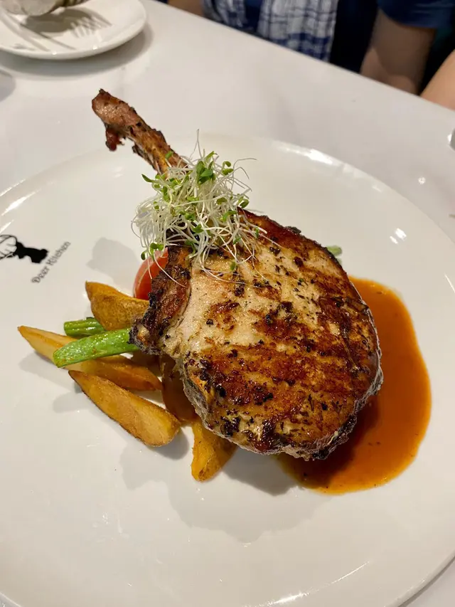 西班牙黑毛豬鞍肉質柔軟  口感juicy爽脆😍