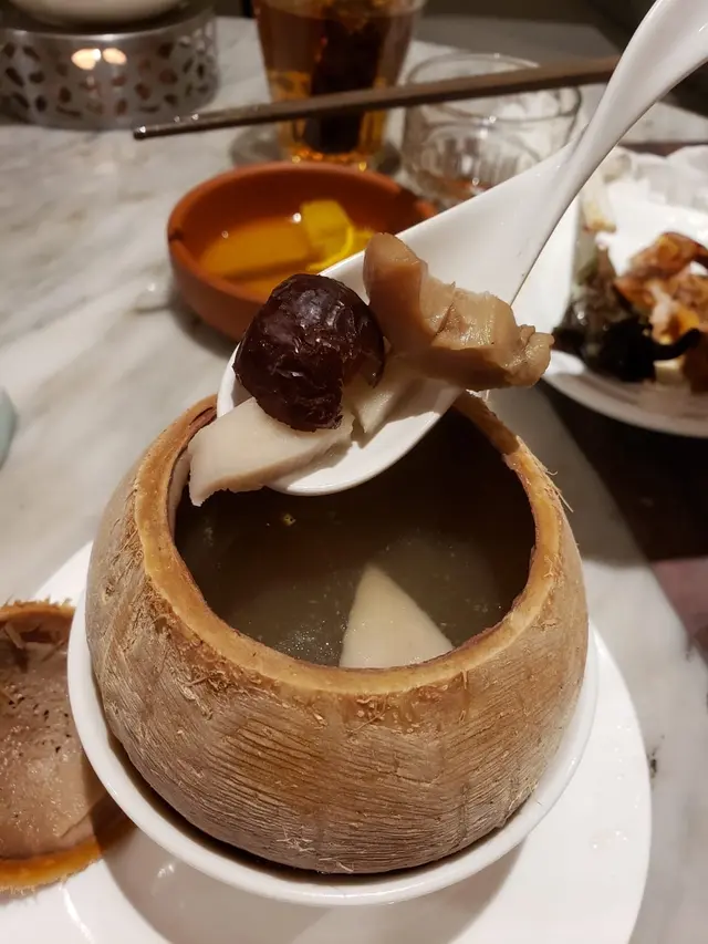 椰皇老雞湯