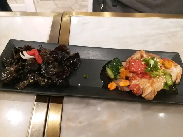 呷醋木耳+流口水雞