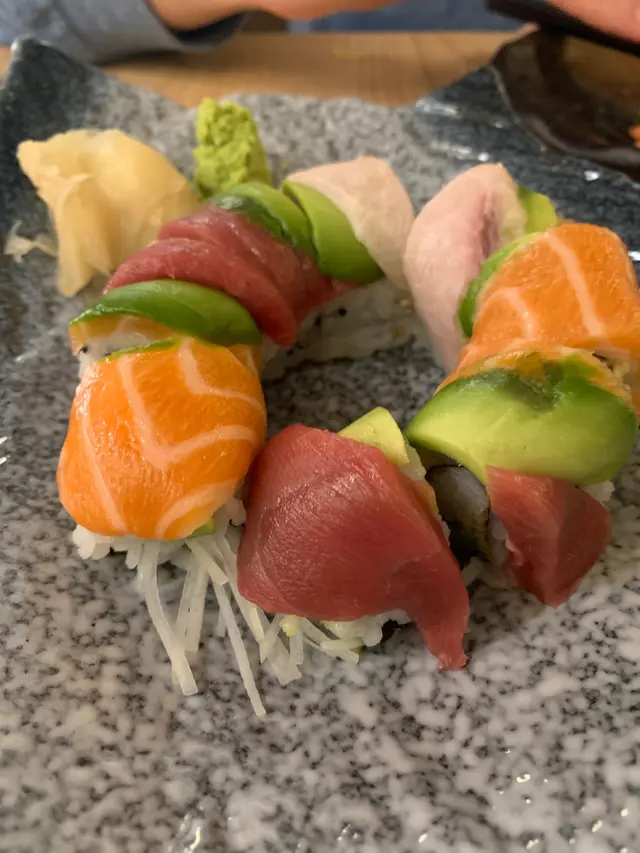 彩虹卷