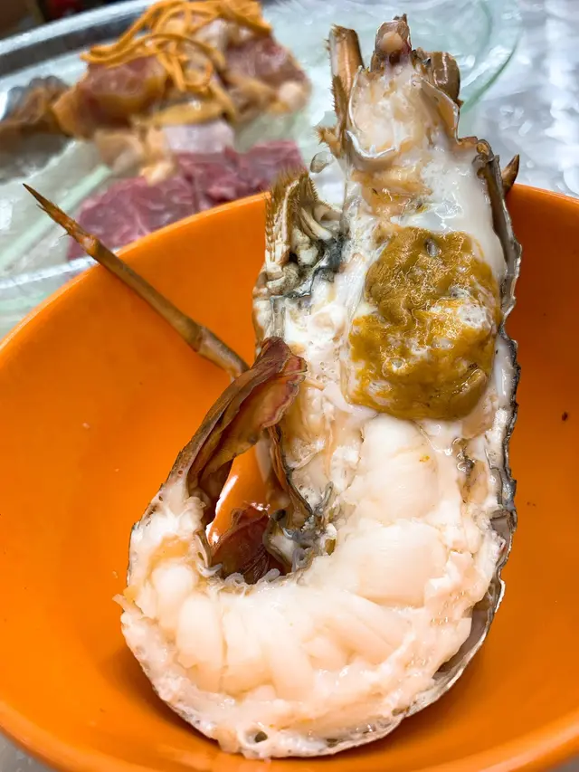 好肥美，有好多膏，肉質鮮甜爽彈。