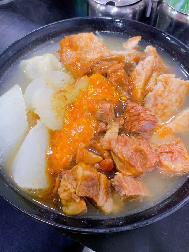 韭菜餃牛筋腩蘿蔔油麵