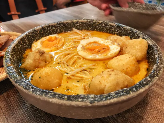 爐燒豬頸肉喇沙