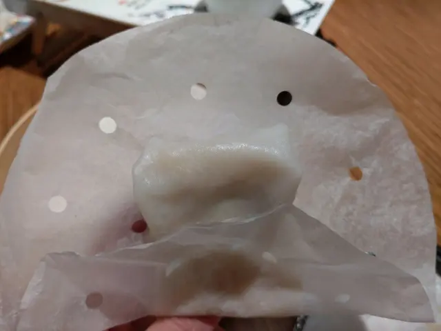 欣賞餐廳將每層春卷皮都加上隔紙,令食客可以容易包鴨皮&肉一併食👍