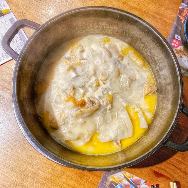 滋補螺片花膠雞煲 （半隻） 