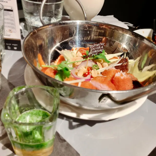 炸魚配青芒果沙律