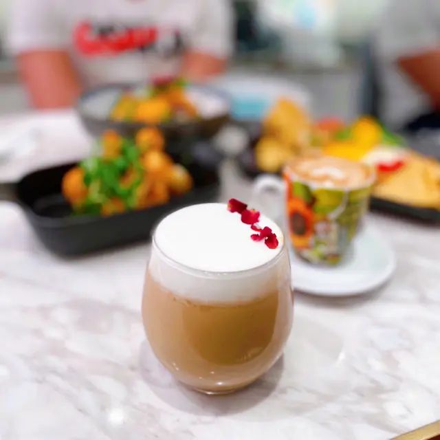 玫瑰樹莓卡布奇諾