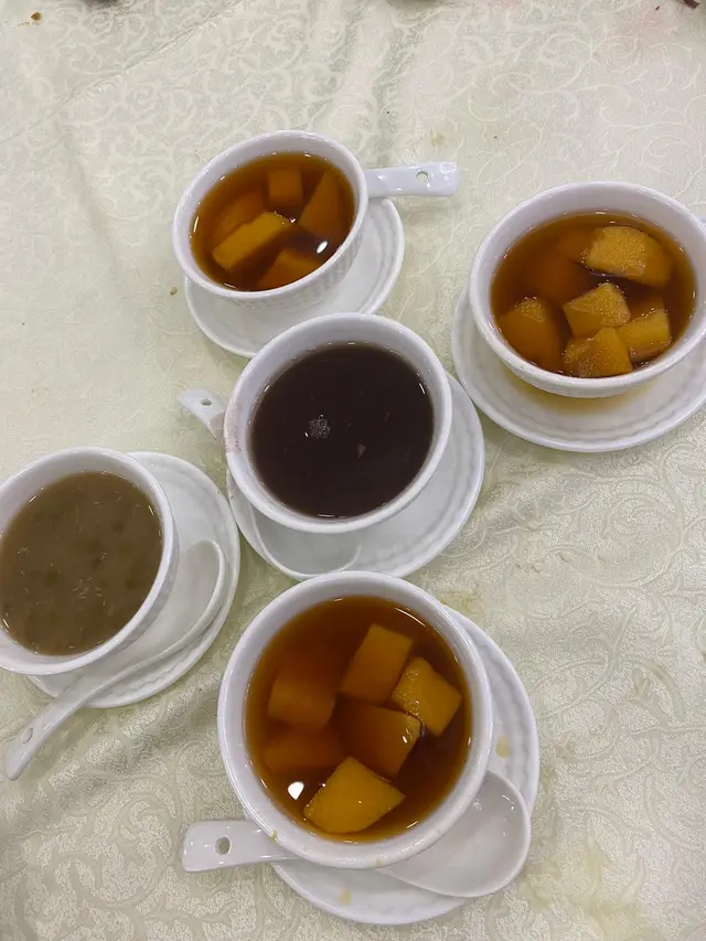 味道不過不失, 平過去糖水鋪, $5 碗, 