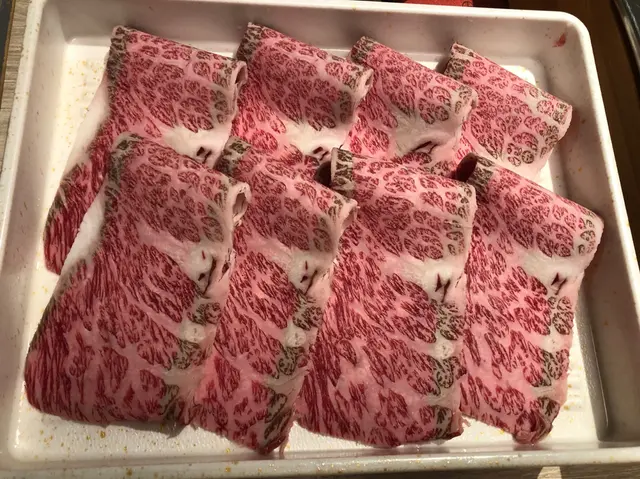 第一碟賣相同質素都不錯，一眼看出係靚牛！