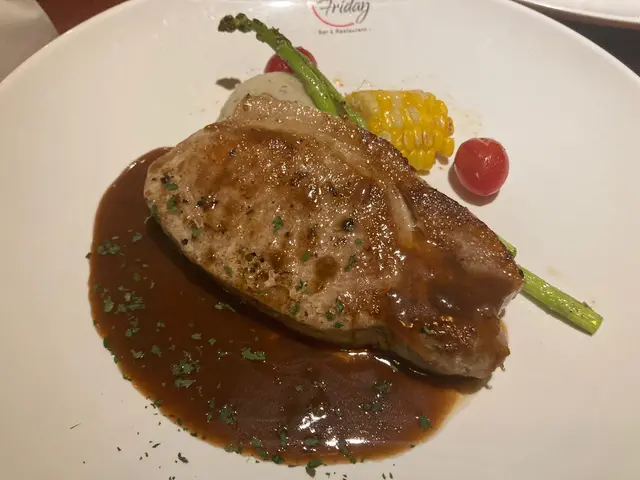 碳燒鹿兒島極黑豚西冷扒配藍梅燒汁