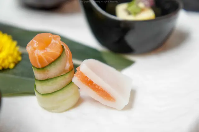 三文魚青瓜刺身卷 & 蒲鉾明太子