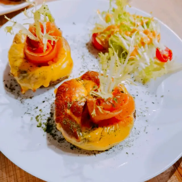 煙三文魚芝士焗啡菇