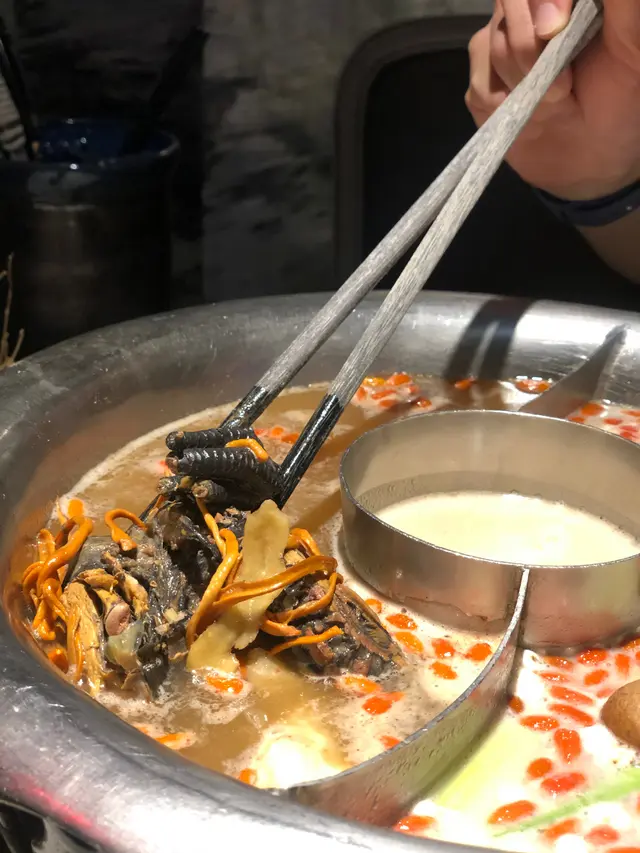 鴛鴦鍋: 東方美人和養生白鳳