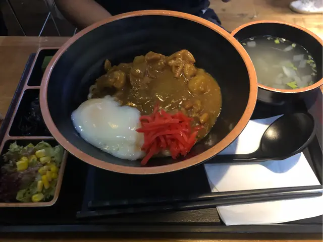 咖啡雞拌乾烏龍麵