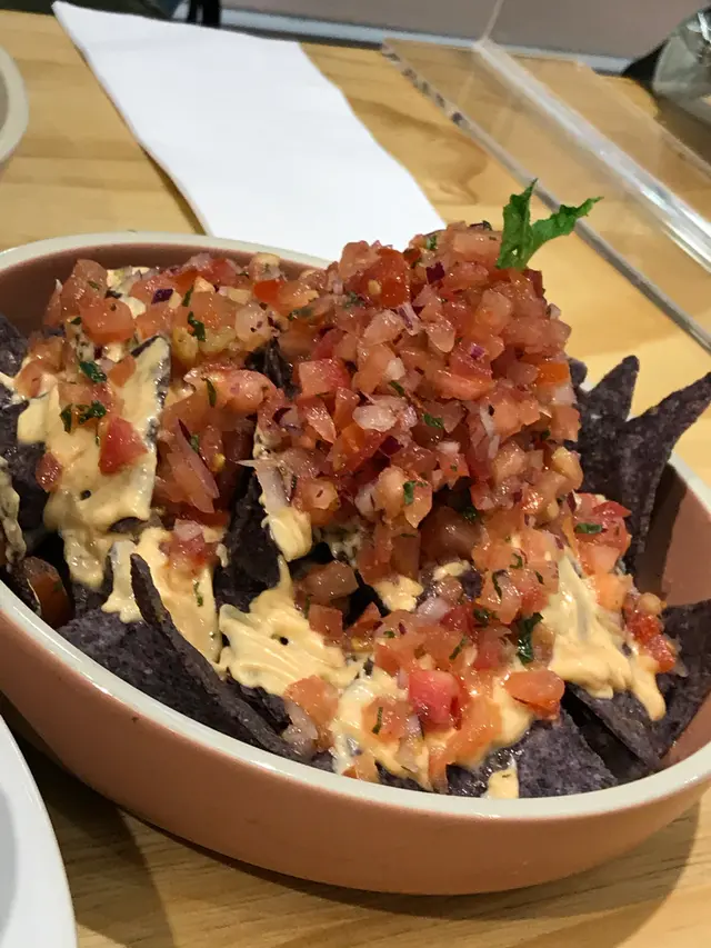 墨西哥脆片配秘製辣莎莎醬