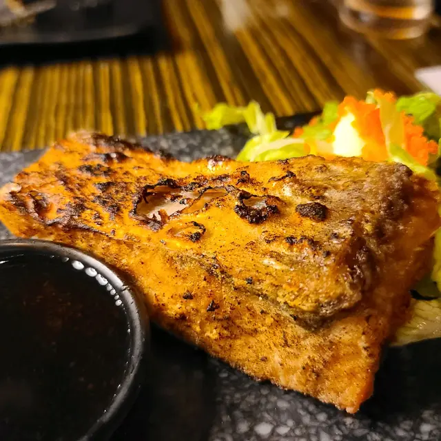 鹽燒鯇魚腩