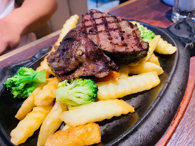 鐵板慢煮和牛牛面