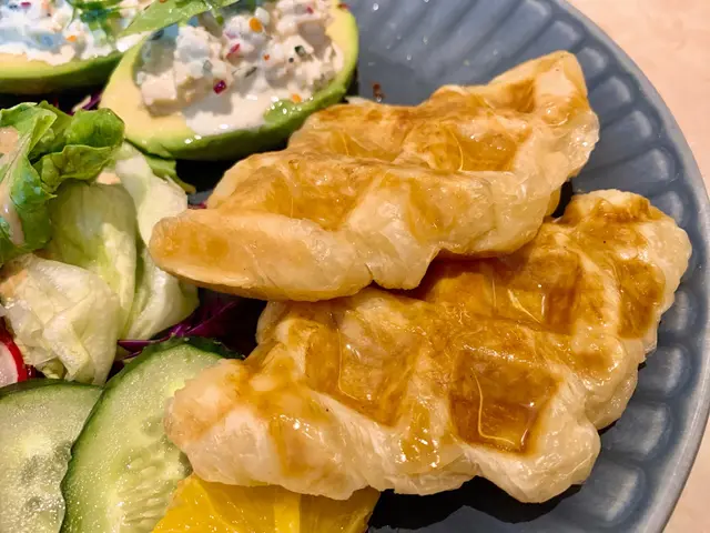 手撕蟹肉牛油果他他