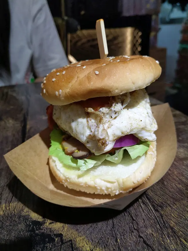 NANA至尊手打牛肉漢堡