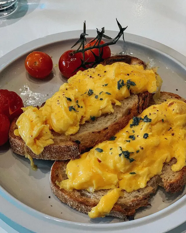 Free Range eggs toast