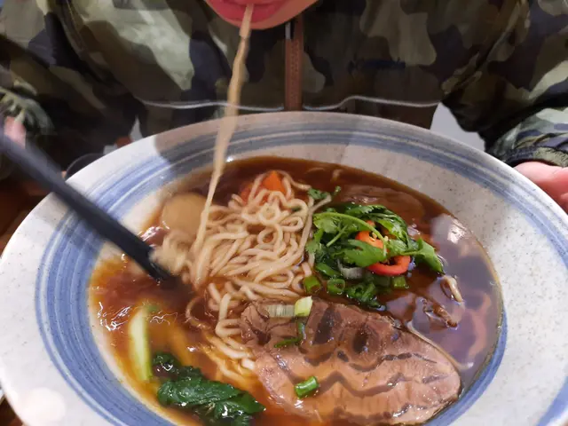 麻辣紅燒腱心牛肉麵