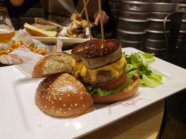 雙鵝肝牛肉漢堡