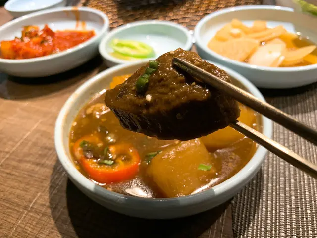 一食就知係燜煮得好夠火候,好入味!☺️
一口厚切牛舌口感豐富,肉汁豐腴,正!