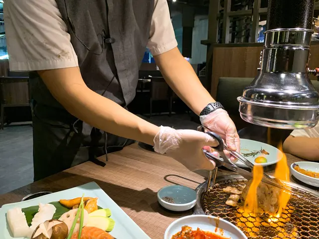 上等嘅黑毛豬五花肉,
紅白相間,肉嫩香口~