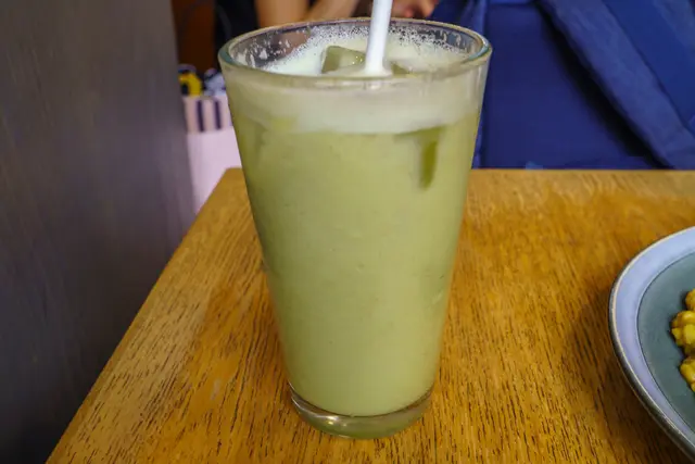 奇異果羽衣甘藍富士蘋果燕麥奶