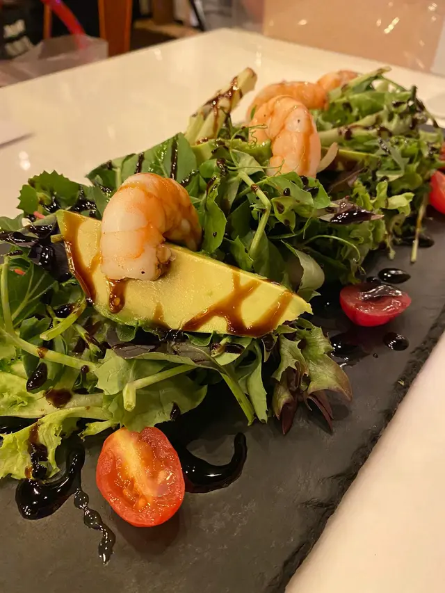 大蝦牛油果沙律