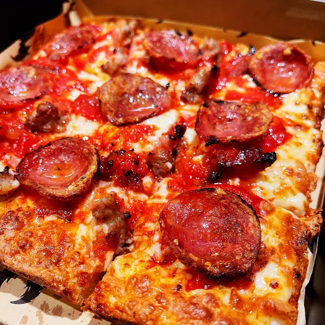Detroit-Style Square Pizza - Hummer