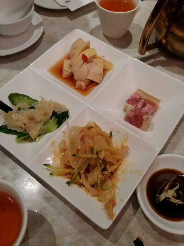 自選拼盤(醉雞/餚肉/青瓜海哲頭/雞絲粉皮)