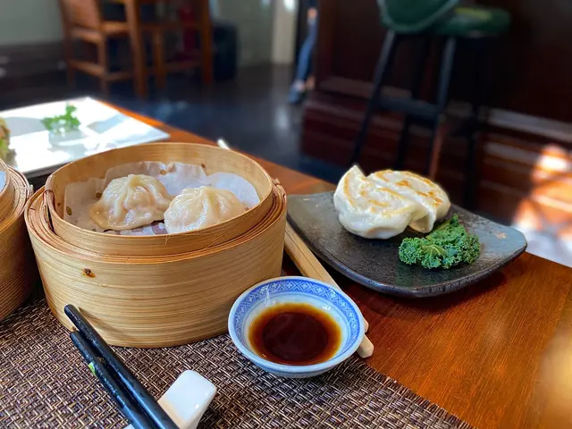 薑汁小籠包/香煎鍋貼