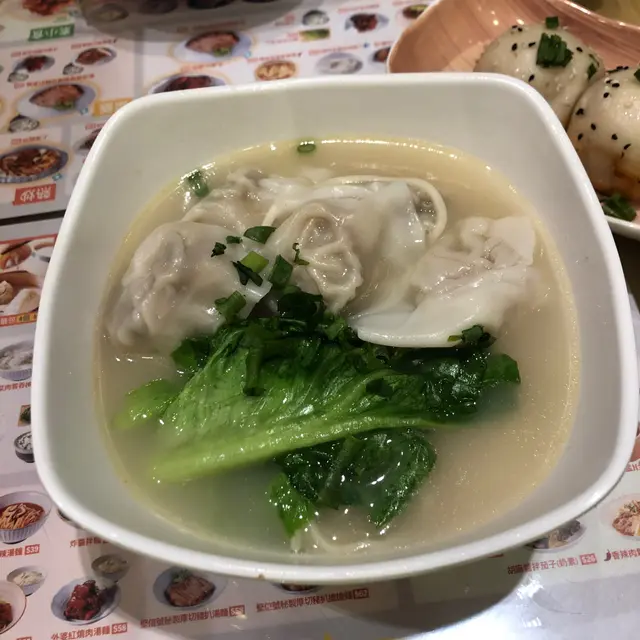 皮夠薄，餡料新鮮，湯頭冇味精