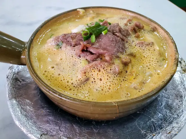 沙嗲牛肉煲仔麵