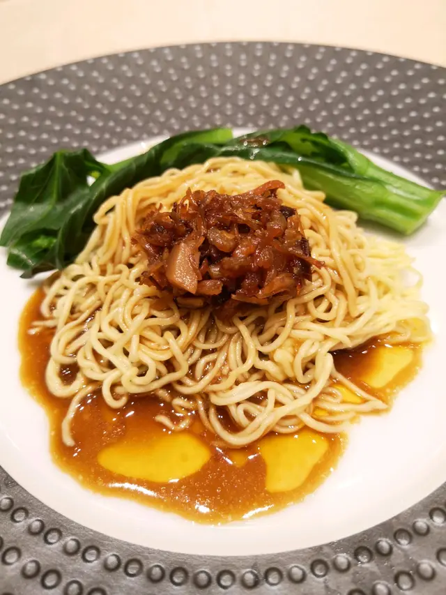 自家製鮑汁撈麵配吹牛xo醬