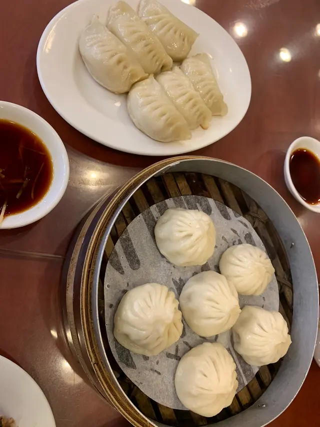 Xiao lung bao and pan fried dumpling