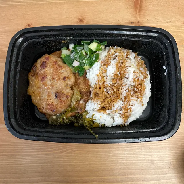 鹹魚煎肉餅豬扒飯 