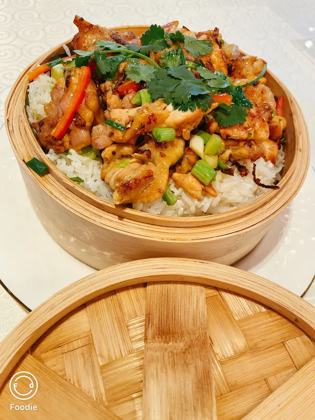 原籠荷香鮮沙薑陳皮生煎雞焗飯 