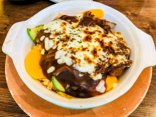 燒汁蜜桃豬扒焗泡菜炒飯