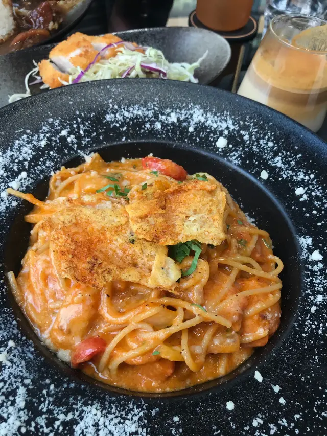 Cheesy tomato spaghetti