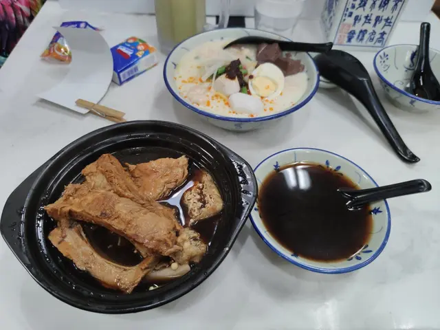 肉骨茶 (一字骨)&檳城白咖哩麵