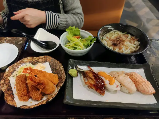 炙燒壽司。熱烏冬定食